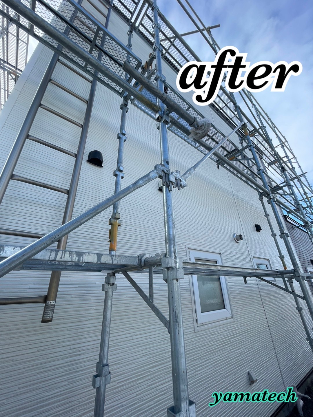 ニチハ　金属サイデイング上張り施工　屋根塗装　破風塗装の施工前画像